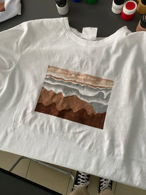 Diy Tshirt Painting Ideas Graphic Tees, Painted Tshirts Aesthetic, Shirt Painting Ideas Men, Painted Shirts Aesthetic, T Shirt Painting Ideas Men, T Shirt Painting Ideas Aesthetic, Painting T Shirts Ideas, Tshirt Painting Ideas Creative, Shirt Painting Ideas Aesthetic