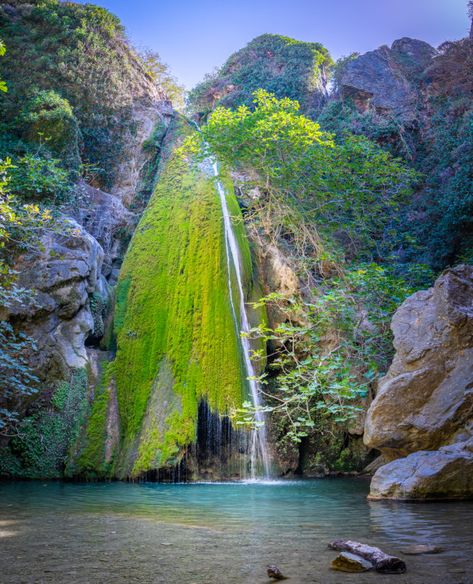 Que Faire en Crète: 27 Lieux à Voir Absolument | Visiter la Crète Crete Rethymnon, Creta Greece, Crete Samaria Gorge, Greece Waterfalls, Imbros Gorge Crete, Best Egypt Tours, Crete Island, Heraklion, Crete Greece