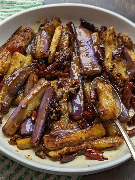 Yuxiang Eggplant, Sichuan Eggplant Recipe, Szechuan Eggplant Recipe, Sichuan Eggplant, Ways To Cook Eggplant, Eggplant Recipes Healthy, Hot Garlic Sauce, Spicy Eggplant, Eggplant Recipes Easy