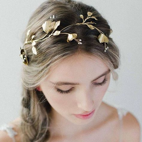 Let’s talk about HAIR. How will you be having your bridal hair? If you’re thinking of a low bun or half up/half down style, consider adding a statement hair accessory like this gilded vine draped delicately over the top from @twigsandhoney... 🍃 #WSloves #bridalhair #weddinghair #hairstyles  #Regram via @B7jjxEanFfS Branch Headpiece, Wedding Hairstyles For Women, Headband Pearl, Pearl Bridal Headband, Vintage Wedding Hair, Bride Headpiece, Bridal Accessories Jewelry, Headband Bridal, Hair Adornments