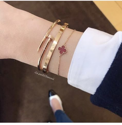 Cartier Stack, Cleef And Arpels Jewelry, Gold Jewelry Prom, Bracelets Stacked, Apple Watch Bands Fashion, Gold Bracelets Stacked, Van Cleef And Arpels Jewelry, Bracelet Layering, Jewellery Board