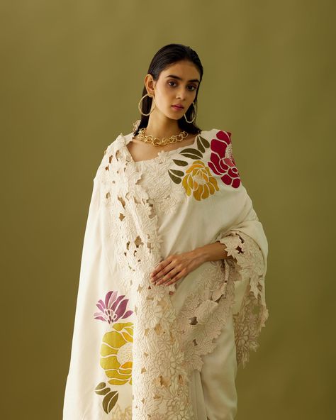 IVORY CHANDERI APPLIQUÉ SAREE | C H A N D R I M A Applique Embroidery Designs Indian, Applique Work Kurti, Applique Saree, Sarees Styles, Tissue Sarees, Embroidered Blouses, Saree Jackets, Desi Fits, Simple Saree Designs