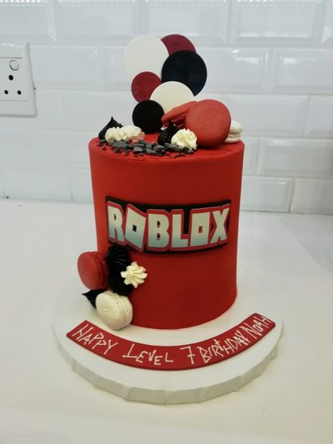 Simple Roblox Cake, Roblox Cake Ideas For Boys, Roblox Cake Ideas, Cake Ideas For Boys, Robot Birthday Party, Roblox Cake, Baking Ideas, Boy Party, Birthday Boy