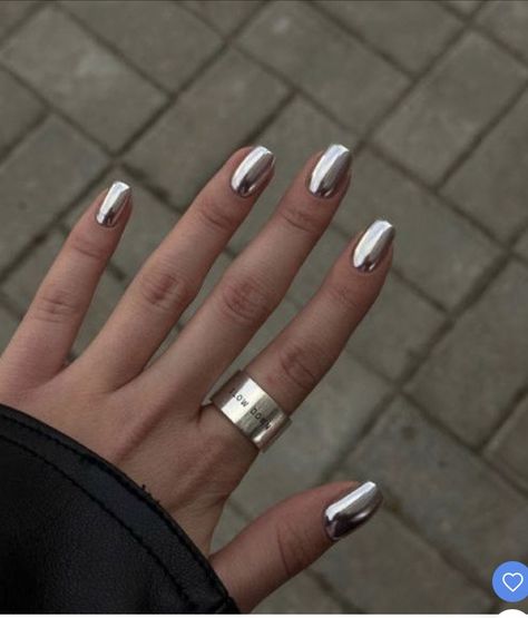 Nagellack Trends, Chrome Nails Designs, Pretty Gel Nails, Mob Wife, Metallic Nails, Popular Nails, Silver Nails, Hot Nails, Minimalist Nails