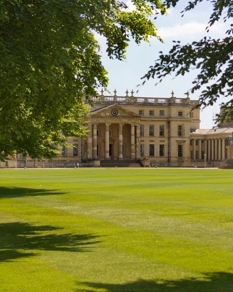 Mansion Art, English Estates, Rich House, Stowe House, House England, Uk Houses, English Homes, Period Architecture, Classic Mansion