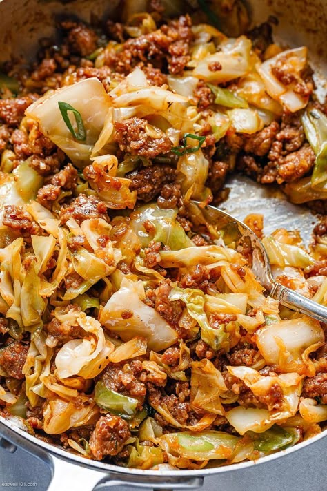 Fried Cabbage with Sausage Skillet - #cabbage #recipe #eatwell101 - Perfect for your weeknight dinners, this fried cabbage recipe with sausage is an easy throw-together recipe you can make in 30 minutes. CLICK HERE to get the recipe - #recipe by #eatwell101 Cabbage Recipes With Sausage, Fried Cabbage Recipe, Fried Cabbage With Sausage, Recipe With Sausage, Fried Cabbage Recipes, Cabbage And Sausage, Lunch Restaurant, Sausage Dishes, Cabbage Casserole