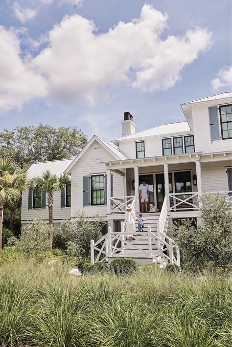 Oasis Garden, Country Home Exterior, Low Country Homes, Florida Cottage, Island Town, Modern Farmhouse Exterior, The Natural World, Waterfront Property, Building Companies