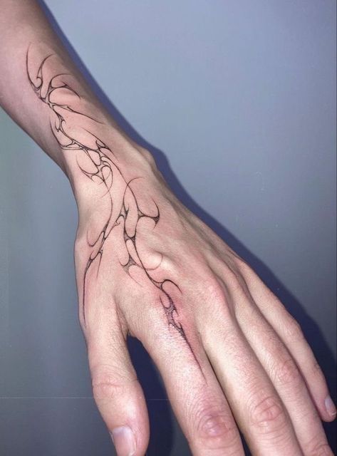 Henna For Men, Cyberciligism Tattoo, Trible Tattoos, Blitz Tattoo, Cyberpunk Tattoo, Moroccan Henna, Tattoos Hand, Body Guide, Inspo Tattoo