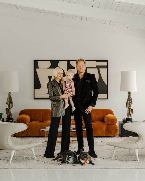 Palm Springs Interior, Royal Family Christmas, Ellen Degeneres And Portia, Mid Century Interior Design, Frank Lloyd Wright Buildings, Celebrity Home, Palm Springs Home, Mid Century Interior, Togo Sofa