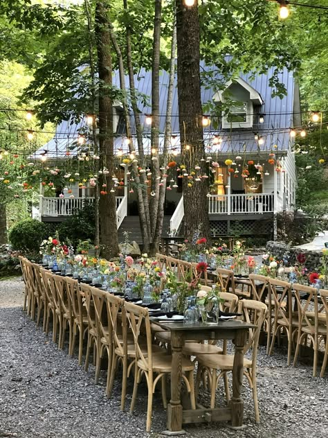 Oakleaf Cottage Wedding Venue Trenton GA 30752 Cottagecore Wedding Venue Outside, Cottage Venue Wedding, Old House Wedding Venues, Cottage Core Wedding Reception, Small Cottage Wedding, Goodstone Inn Wedding, Cottage Wedding Aesthetic, Old House Wedding, Reggae Background