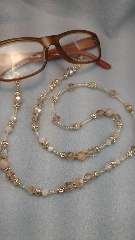 Eyeglass Jewelry, Beaded Sunglasses, Gold Eyeglasses, Eyeglass Accessories, Eyeglass Necklace, Beaded Necklace Diy, Beads Bracelet Design, Handmade Jewelry Tutorials, Beaded Jewelry Designs