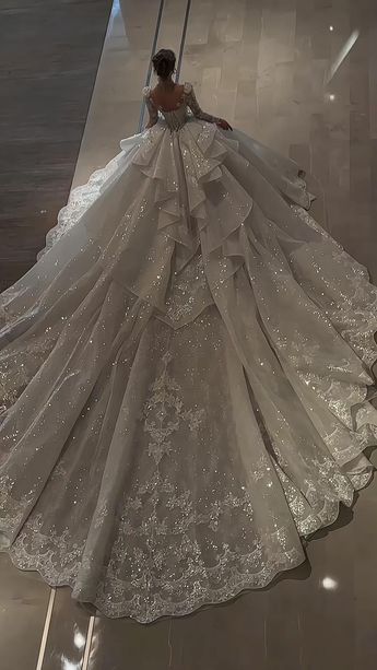 Big Wedding Dresses, Dreamy Gowns, Extravagant Wedding, Dream Wedding Decorations, Pretty Quinceanera Dresses, Pretty Wedding Dresses, Fancy Wedding Dresses, White Wedding Dress, Fancy Wedding