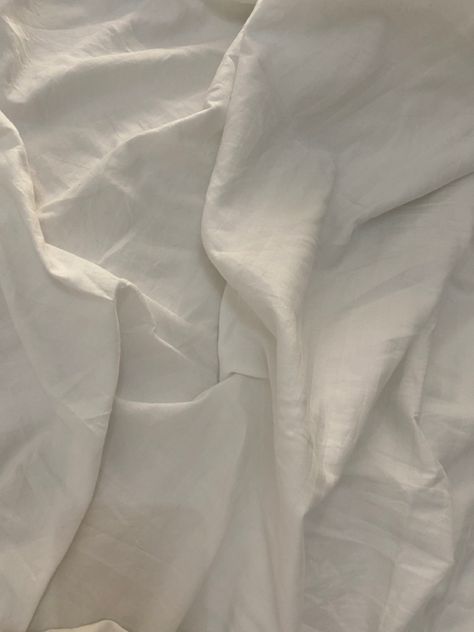 Aesthetic Bed Backgrounds, White Blankets Aesthetic, Aesthetic Bed Sheets White, White Blanket Aesthetic Wallpaper, White Bed Sheets Aesthetic Wallpaper, White Sheet Wallpaper, Bed Sheets Aesthetic White, White Sheet Aesthetic, Clean Linen Aesthetic