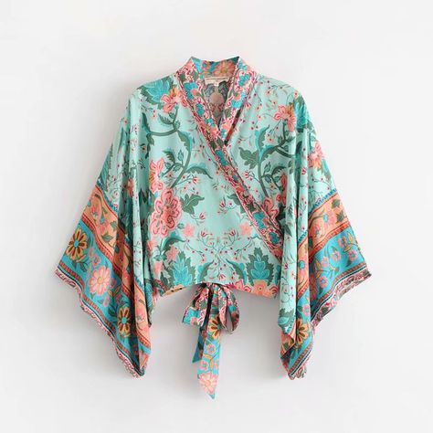 Ayat - Boho Blouse - Short Kimono | Made of Stories Kimono Diy, Peacock Shirt, Boho Robes, Kimono Blouse, Mode Kimono, Bohemian Kimono, Floral Print Kimono, Bohemian Blouses, Bohemian Tops