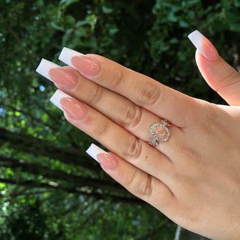 Valentino glamorous nude victoria’s #6 tapered square coffin medium long #nails #nailsofinstagram #nailstagram #frenchnails Long French Tip Nails, Nice Hands, Woo Man, French Tip Acrylics, Square French, Natural Nail Art, Tapered Square Nails, Square Nail Designs, Tapered Square