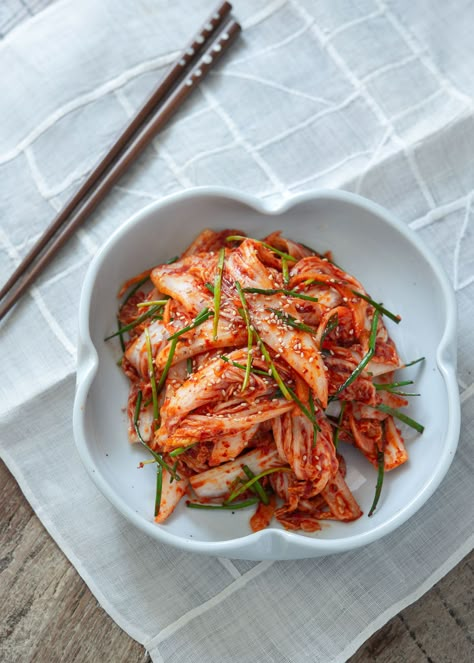 Kimchi Varieties, Kimchi Aesthetic, Kimchi Soup Recipe, Korea Kimchi, Kimchi Salad, Asia Foods, Marrow Soup, Kimchi Food, Korean Food Kimchi