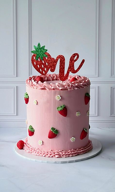 Very Berry 1st Birthday, Berry First Birthday Strawberry Shortcake, Strawberry Themed First Birthday Cake, 1st Berry Birthday, Smash Cake Strawberry Theme, Strawberry Decorated Cake Birthday, Sweet One Strawberry Birthday Theme, Strawberry Cake For Baby Girl, My Berry First Birthday Smash Cake