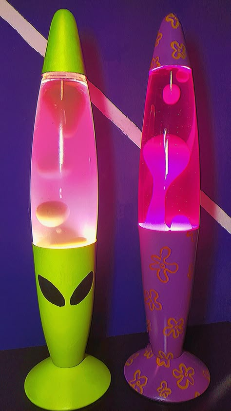 2000s Lava Lamp, Alien Aesthetic Room, Alien Bedroom Aesthetic, Alien Room Aesthetic, Alien Home Decor, Alien Room Decor, Alien Core Aesthetic, Aesthetic Lava Lamp, Alien Lamp