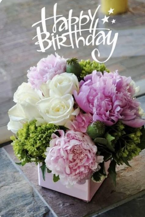 Happy Birthday Flower Cake, Happy Birthday Bouquet, Happy Birthday Floral, Happy Birthday Wishes Pics, Happy Birthday Flowers Wishes, Birthday Wishes Pics, Happy Birthday Flowers, Beautiful Birthday Wishes, Birthday Wishes Greetings