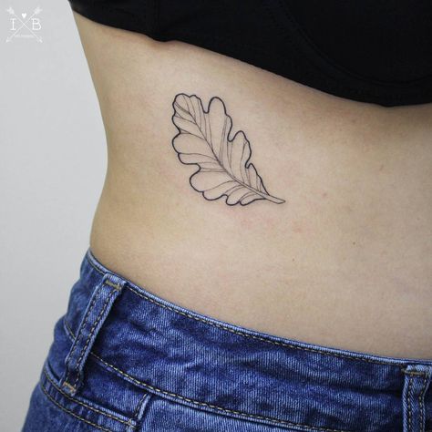 227 Likes, 4 Comments - Irene B 🌿 | feminine tattooing (@irenebogachuk) on Instagram: “Oak leaf 🍂 #IB_TATTOOING #tattoo #ink #inked #inkspiration #girlytattoo #leaftattoo #oaktattoo…” Oak Leaf Tattoo, Oak Leaf Tattoos, Ranger's Apprentice, Oak Tree Tattoo, Mother Nature Tattoos, Leaf Tattoo, Chic Tattoo, Tattoo Black, White Tattoo