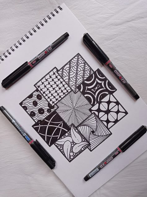 Doodle and mandala drawing ideas Symmetry Design Pattern, Square Zentangle Patterns, Square Mandala Drawing, Square Doodles, Mandala Art Unique Designs, Elements Of Art Line, Square Sketchbook, Black Pen Drawing, Vinyl Art Paint