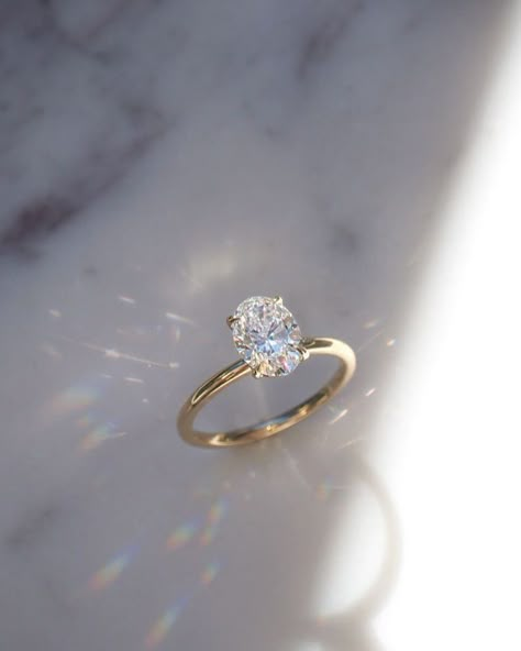 Gold Band Engagement Rings, خواتم خطوبة, Pretty Engagement Rings, Dream Wedding Ring, Cute Engagement Rings, Future Engagement Rings, Oval Engagement, Simple Engagement Rings, Dream Engagement