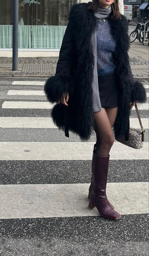 Polene Bag, Black Fur Jacket, Calf Length Boots, Vintage Armani, Afghan Coat, Quoi Porter, Monochrome Outfit, Boots Knee High, I'm With The Band