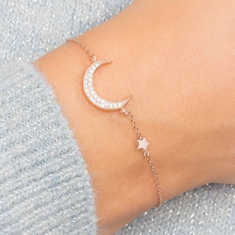 Moon Bracelet, Crystal Moon, Best Friend Jewelry, Golden Jewelry, Dope Jewelry, Moon And Star, Star Bracelet, Moon Jewelry, Cute Bracelets