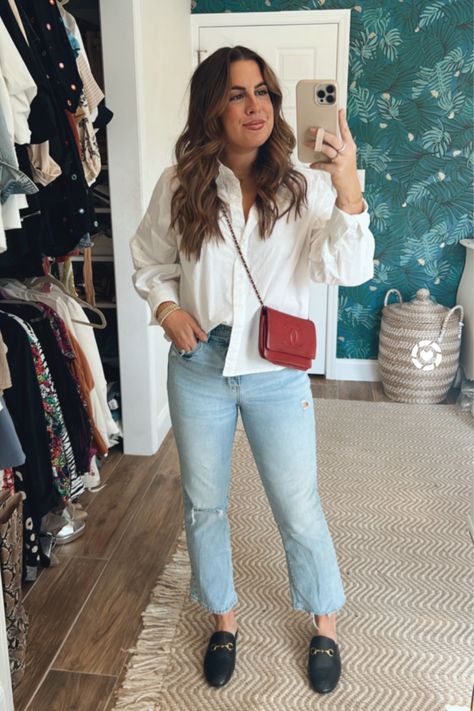 Mules Casual Outfit, Jeans Mules Outfit, Backless Mules Outfit, Fall Button Down Shirt Outfit, Womens Mules Outfit, Outfits With Mules Flats, Pearl Jeans Outfit, Mules Shoes Outfit Casual, Mule Flats Outfit