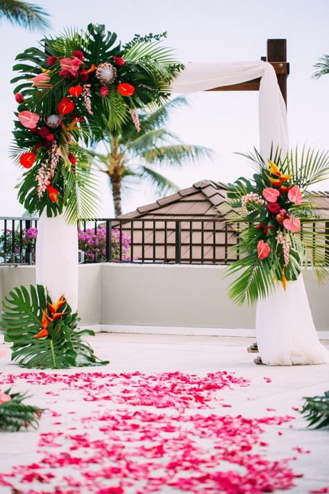 Beach Wedding Alter, Hawaii Wedding Theme, Tropical Wedding Arch, Hawaiian Wedding Themes, Tropical Arch, Hibiscus Wedding, Beach Wedding Arch, Tropical Wedding Theme, Tropical Wedding Decor