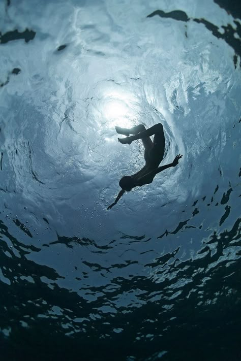 Percy Jackson Aesthetic, Jackson Aesthetic, Pjo Dr, Water Aesthetic, Pjo Hoo, In The Ocean, Percy Jackson, Looking Up, The Ocean