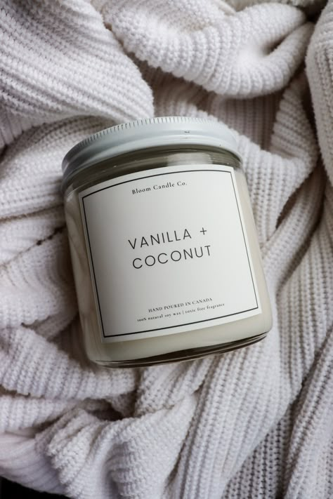 Coconut Sent Aesthetic, Aesthetic Yankee Candle, Coconut Scented Candle, Vanilla Candle Aesthetic, Vanille Aesthetic, Cute Candles Aesthetic, Candles Coconut, Scented Candles Aesthetic, Sweet Scented Candles