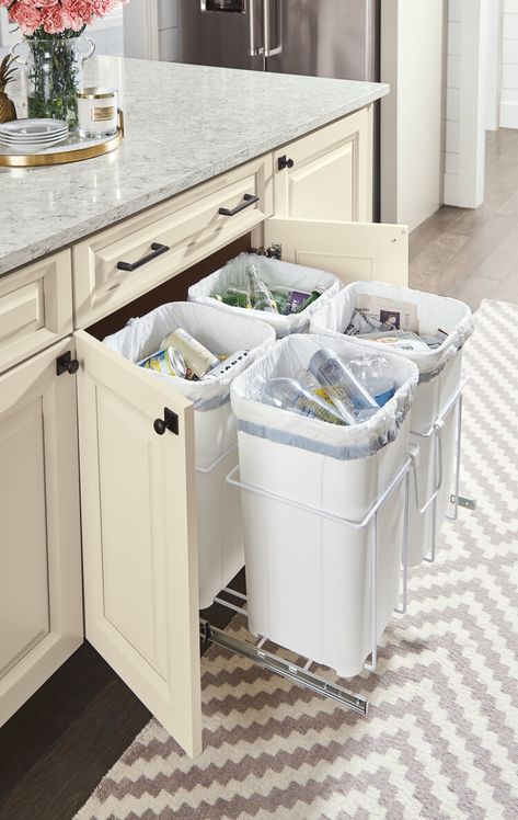 Kitchen Cabinet Storage Solutions, Cabinet Storage Solutions, Desain Pantry, Kitchen Decor Inspiration, Kitchen Interior Design Decor, Kitchen Trash Cans, Kitchen Decor Modern, Kitchen Bin, Kitchen Cabinet Storage