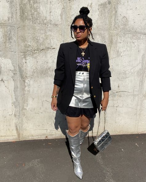 Women’s Fall Metallic/ Silver Outfit Inspiration 2022 Silver Boots Outfit Black Women, Metallic Mini Skirt Outfit, Metallic Silver Outfit, Silver Boots Outfit, Metallic Outfit Ideas, Metallic Boots Outfit, Metallic Shoes Outfit, Metallic Outfit, Silver Outfit