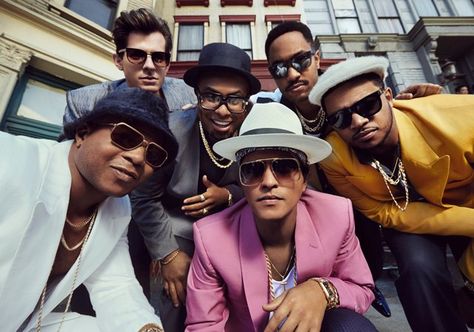 Mark Ronson- uptown funk ft Bruno Mars Bruno Mars Songs, The Meta Picture, Uptown Funk, Dance Sing, Mark Ronson, Extreme Workouts, Wedding Music, Songs To Sing, Album Songs