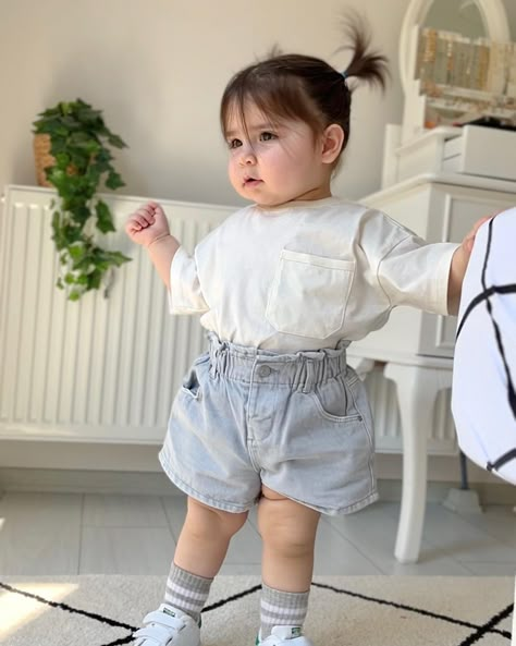 Baby Outfit Ideas, Kids Designer Dresses, Baby Dresses, Modest Fashion Outfits, Baby Outfit, Kids Outfits Girls