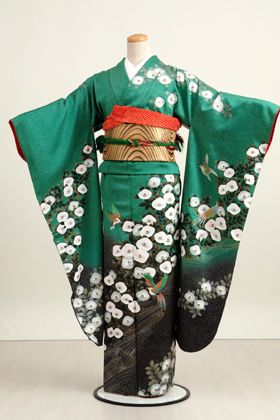 Japanese green Kimono Rental, Kimono Traditional, White Camellia, Green Kimono, Long Sleeve Kimono, Yukata Kimono, Kimono Design, Beautiful Kimonos, Japanese Textiles