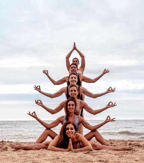 Group Yoga Photoshoot, Yoga Poses For 5 People, Yoga Group Photography, Yoga Group Poses, Beach Yoga Photography, Birthday Yoga, Retreat Photography, Group Yoga Poses, Couple Yoga