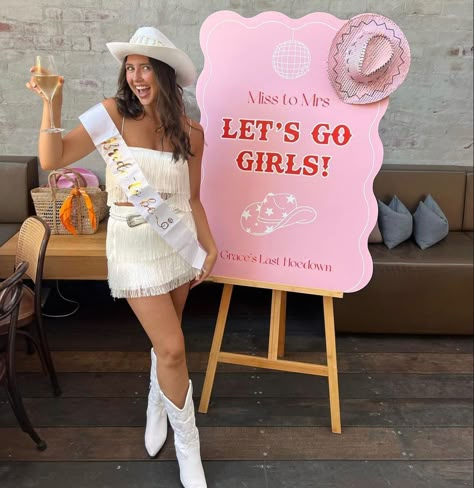 Country Hen Do Ideas, Hen Doo Outfit Ideas, Rodeo Bride Outfit, Hens Party Last Rodeo, Cowgirl Outfits Hen Party, Cowgirl Themed Hens, Bachelorette Party Hoedown, Hendo Ideas Bridal Parties, Last Disco Cowgirl Bachelorette Party