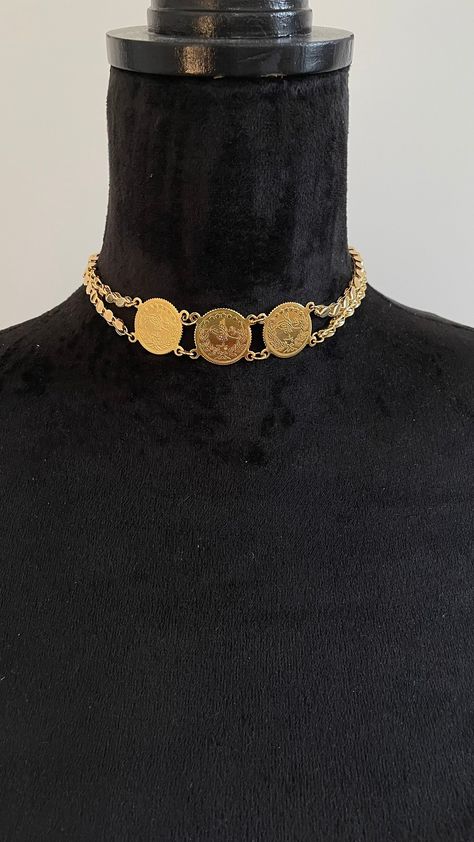 Gold Coin Jewelry, Middle Eastern Jewelry, Middle Eastern Style, Kurdish Clothes, Minimalist Accessories, Dope Jewelry, Jewelry Minimalist, Funky Jewelry, Jewelry Lookbook