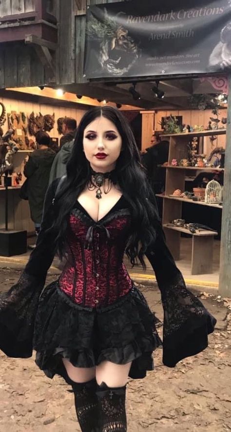 Vampire Costume Women, All Black Halloween Costume, Goth Halloween Costume, Black Dress Halloween Costume, Dracula Costume, Black Halloween Costumes, Vampire Halloween Costume, Vampire Costumes, Vampire Clothes