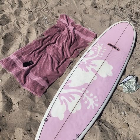 Pink Surfboard, Barbie Malibu, No Ordinary Girl, Barbie Summer, Mazzy Star, Mermaid Tale, Pink Aura, Malibu Barbie, Pink Beach