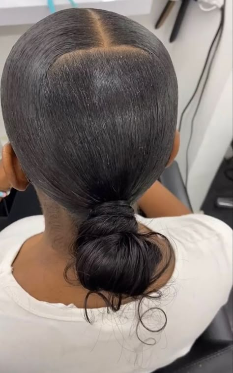 Sleek Hairstyles With Braids, Messy Bun Straight Natural Hair, Modern Blonde Hair, Make Your Hair Grow Faster, Blonde Hair Colour, Hair Grow Faster, Sleek Ponytail Hairstyles, Black Ponytail Hairstyles, Quick Natural Hair Styles