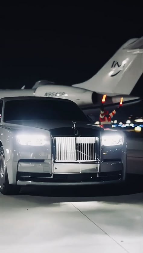 Jet Privé, Mens Luxury Lifestyle, Billionaire Lifestyle Luxury Living, Luxury Cars Rolls Royce, Lux Cars, Rich Lifestyle, Luxury Lifestyle Dreams, Fancy Cars, Classy Cars