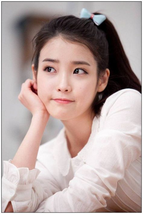 They're not just beautiful and pretty. They're also cute, and always look young. Check out the top 10 cutest Korean drama actresses ever. Iu Hair, Actress Hairstyles, Sister Photos, Lee Jieun, Iu Fashion, Lee Ji Eun, Korean Star, Korean Artist