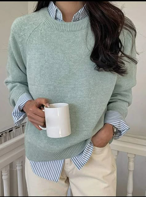 Sweater And Collared Shirt Outfit, Sweaters With Collared Shirts, Shirt Layering Outfit, Collar Shirt With Sweater, Printed Tshirt Outfit, Collar Outfits, Ralph Lauren Womens Clothing, Job Clothes, Jeans Outfit Winter