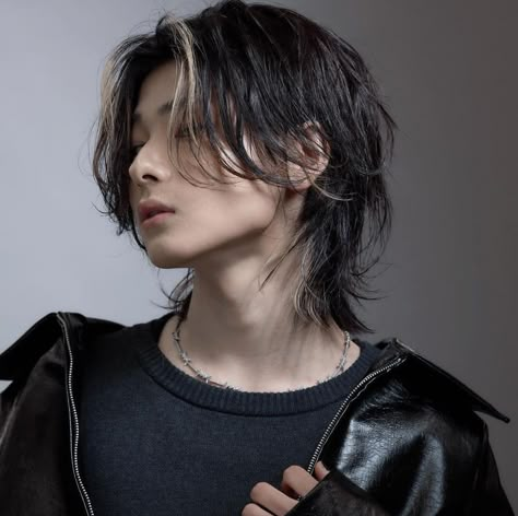 Wolfcut Hair Men, Korean Boy Hairstyle, Asian Haircut, Hair Inspiration Short, Wolf Cut, Shot Hair Styles, Short Hair Haircuts, Cut My Hair, Long Hair Styles Men