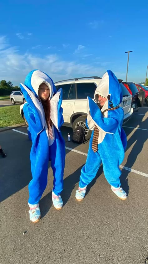 Shark Onesie Halloween Costumes, Funny 3 People Halloween Costumes, Lifeguard And Shark Costume, Halloween Onsies Costumes, Halloween 2 People Costumes, Funny Duos Costume, Halloween Costume Ideas 1 Person, Bsf Matching Halloween Costumes, Funny Costume Ideas For 2 Friends