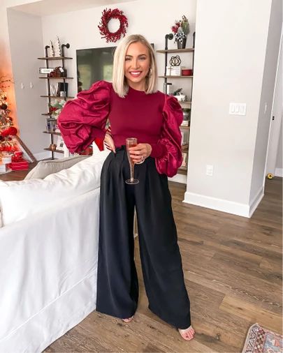 Wide Leg Pants Outfit Party, Dress Pants Outfits For Party, Holiday Outfit Christmas, Colored Pants Outfits, New Years Eve Outfit, Dress Pants Outfits, Capsule Wardrobe Casual, Wide Leg Pants Outfit, Outfit Party