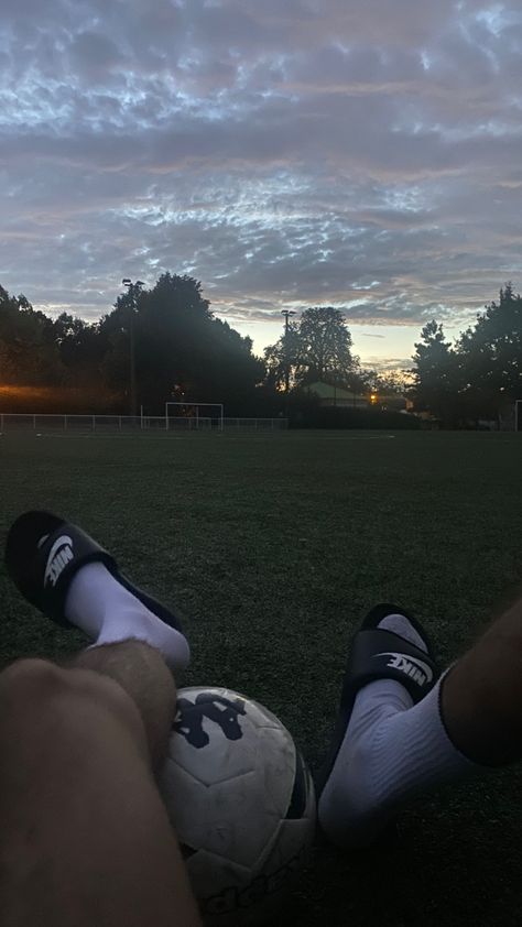 Guy Soccer Aesthetic, Football Guys Aesthetic, Guy Playing Soccer Aesthetic, Soccer Aesthetic Men, Soccer Guy Aesthetic, Sports Guy Aesthetic, Football Men Aesthetic, Night Football Snap, Football Practice Aesthetic